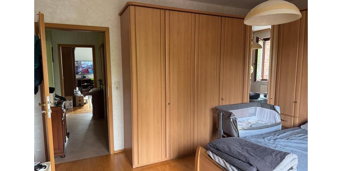 Etagenwohnung Neuss Gnadental - 4 Zimmer, 107 m&sup2;, 2.100&euro; | Angebot:26428285
