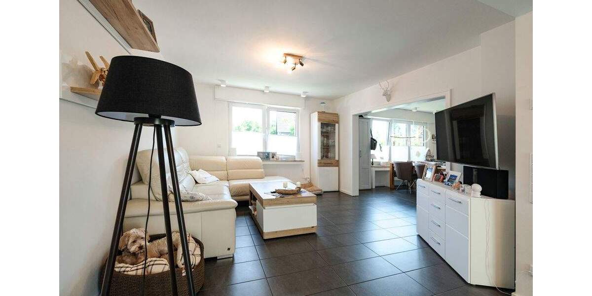 Stilvoll saniertes Familienidyll mit Pool 4 zimmer