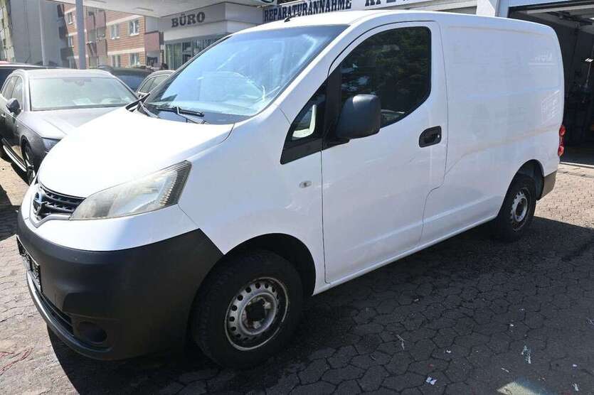 NV200