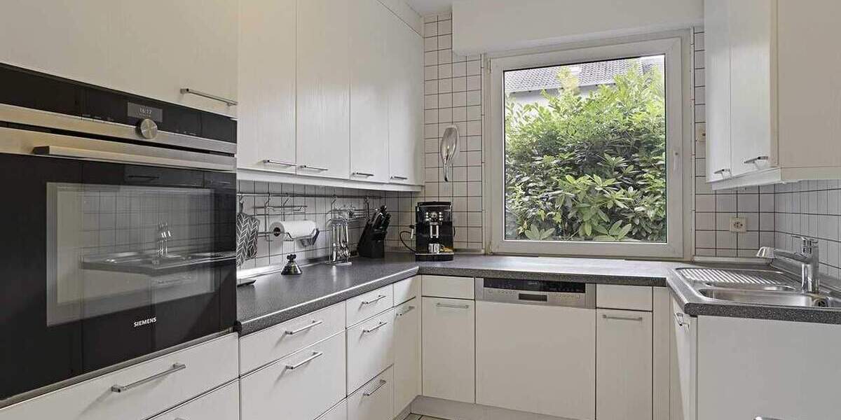 Freistehendes Einfamilienhaus mit Garage auf großem Grundstück in Ratingen-Ost 5 zimmer