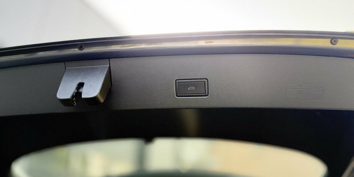 VW T-Roc R line / 4Motion / Keyless Go / PANO 53.000 km 24.590 &euro; Mönchengladbach 41066