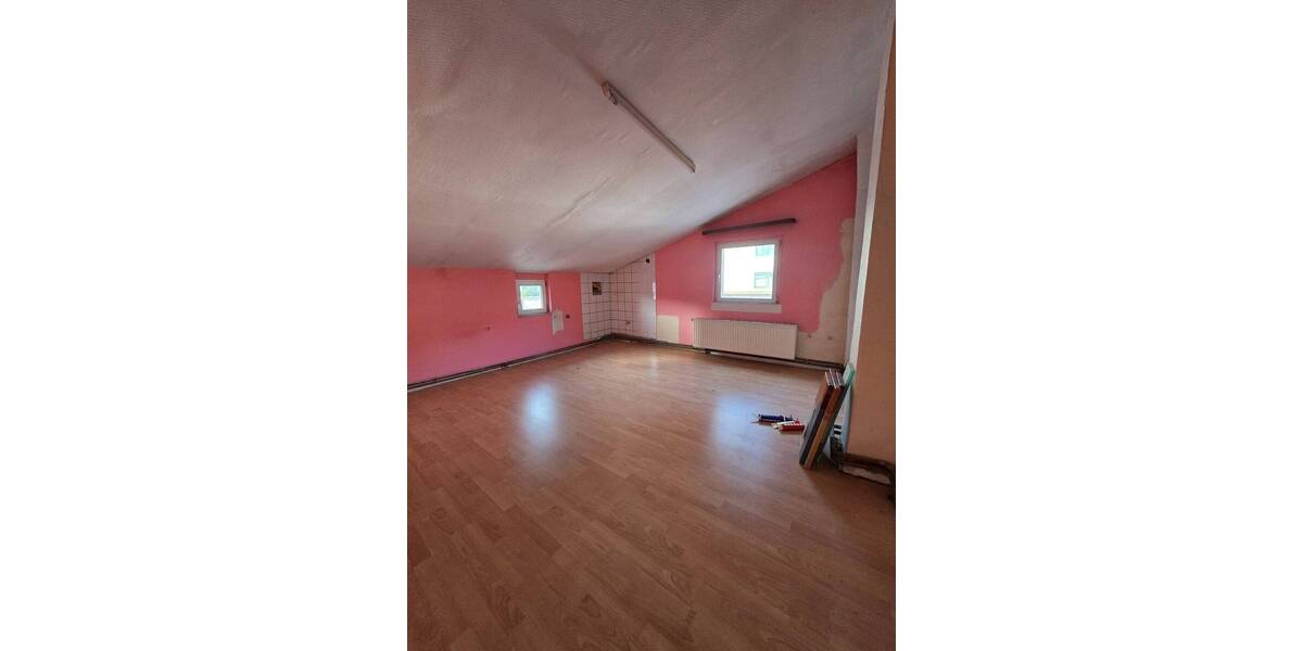 Etagenwohnung Mönchengladbach Rheydt - 4 Zimmer, 85 m&sup2;, 140.000&euro; | Angebot:26249977