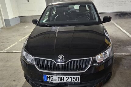 Skoda Fabia 52.000 km 8.400 &euro; Düsseldorf 40212