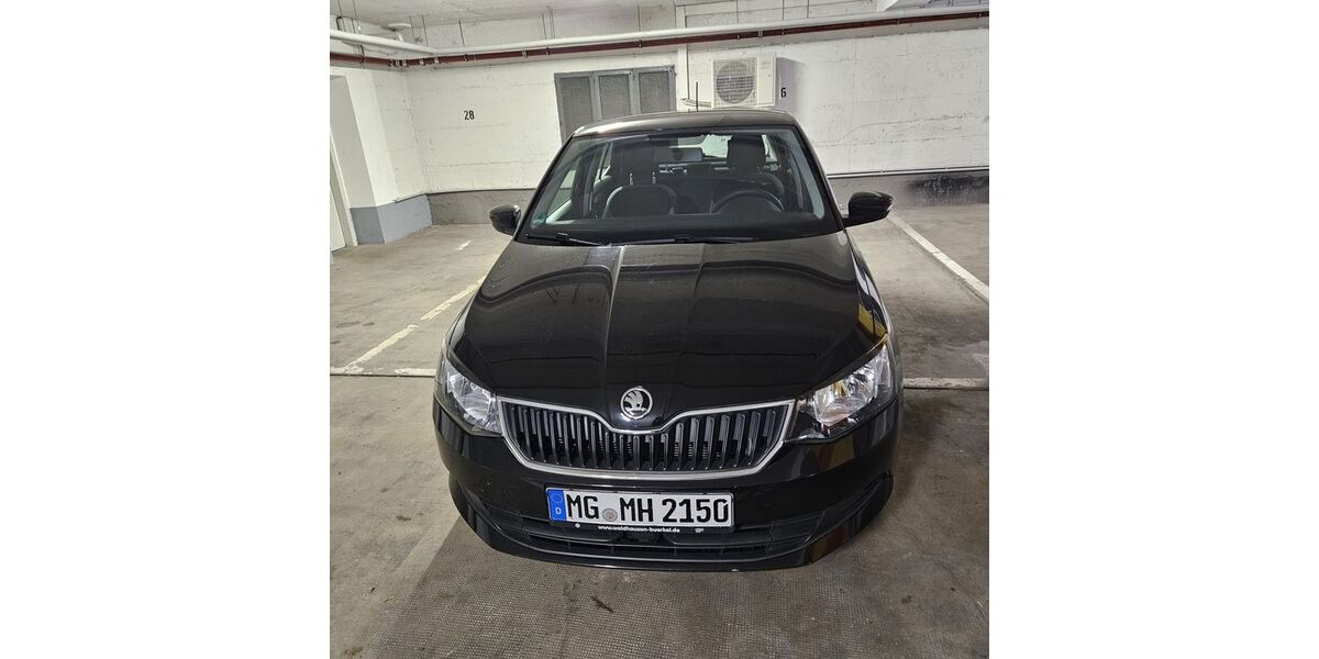 Skoda Fabia 52.000 km 8.400 &euro; Düsseldorf 40212