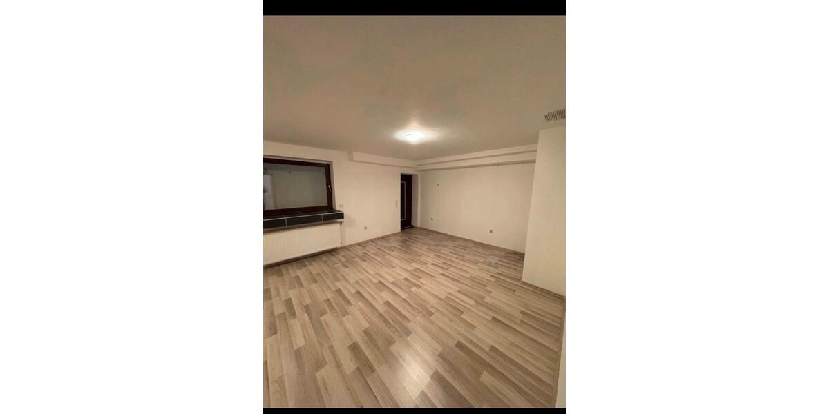 Erdgeschoßwohnung Grevenbroich Neuenhausen - 4 Zimmer, 135 m&sup2;, 1.400&euro; | Angebot:25718296