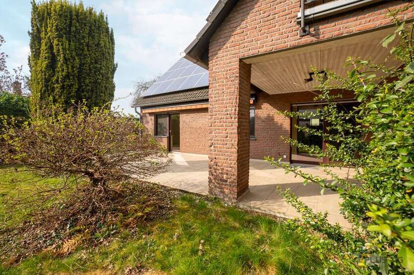 Haus zum Kaufen in Meerbusch Bösinghoven 698.000 € 189 m²