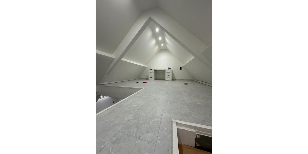 Dachgeschoßwohnung Mönchengladbach Süd - 3.5 Zimmer, 80 m&sup2;, 800&euro; | Angebot:25476435