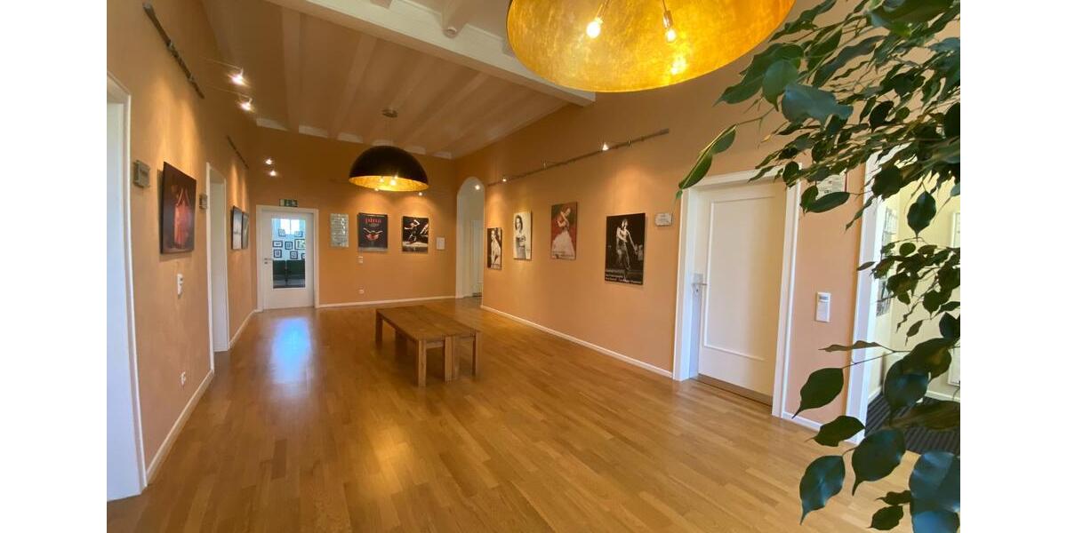 Praxis- oder Büroräume in der Villa Lindenhof in Solingen zimmer