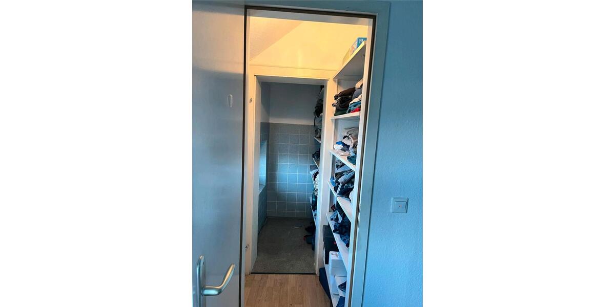Helle 66m² Wohnung mit Gartenmitbenutzung DG st. Töniser str. 2.5 zimmer