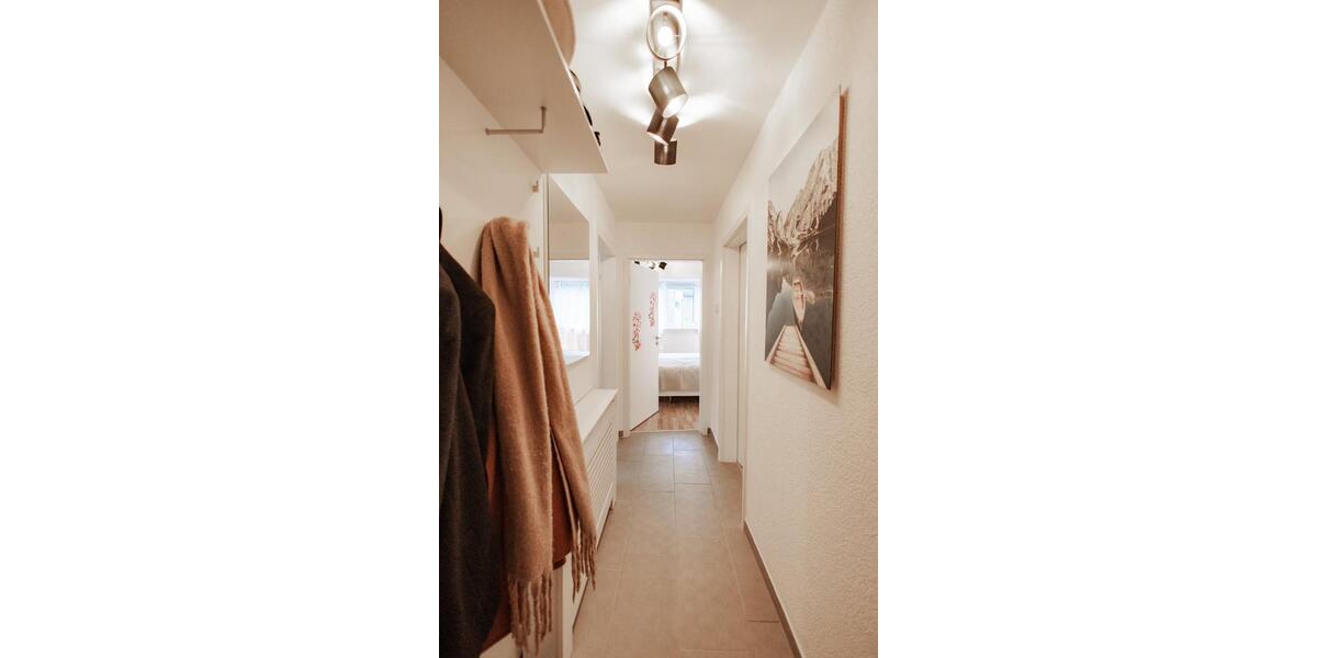 Dachgeschoßwohnung Neuss - 2.5 Zimmer, 67 m&sup2;, 1.150&euro; | Angebot:24693714