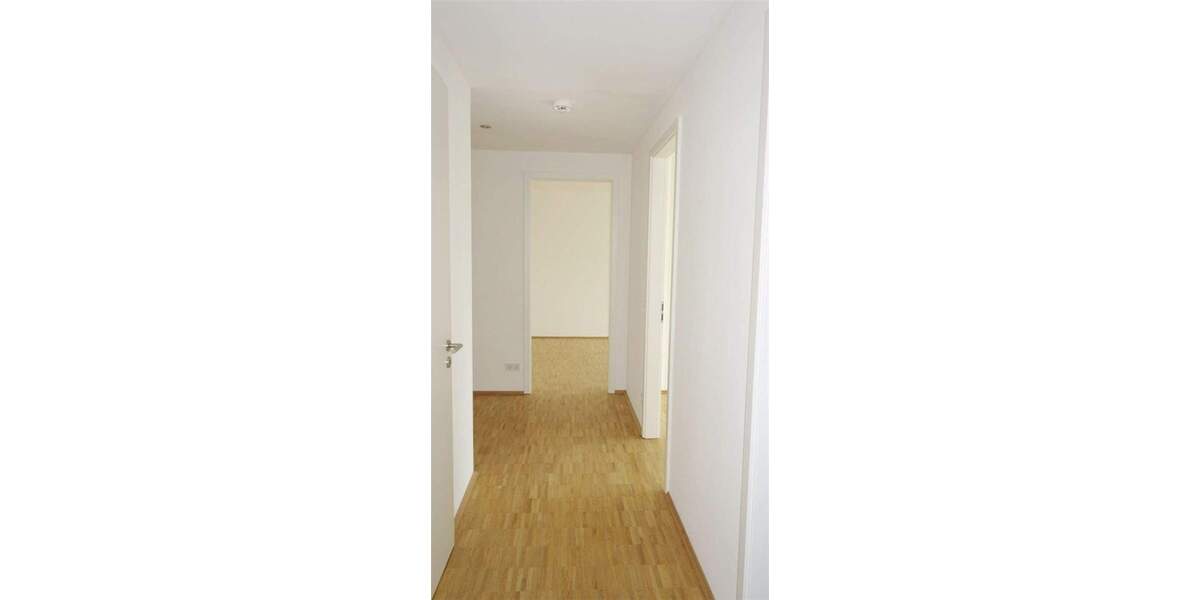 Moderne 3 Zimmer Wohnung mit EBK, Sonnenterrasse, Fernblick. Frisch renoviert. 3 zimmer