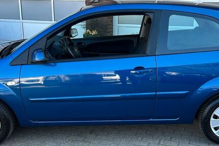 Ford Fiesta 64.000 km 2.750 &euro; Neuss 41466