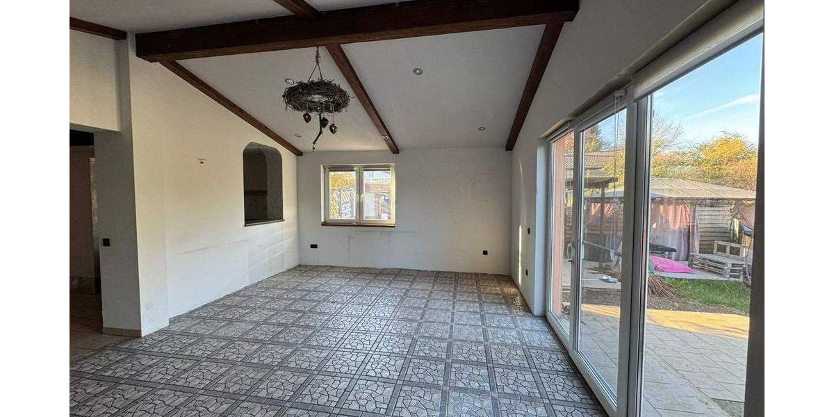 Einfamilienhaus Korschenbroich - 6 Zimmer, 180 m&sup2;, 420.000&euro; | Angebot:25777504