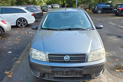 Fiat Punto 50.371 km 2.199 € Düsseldorf 40237