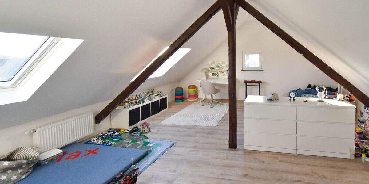 Modernisiertes Raumwunder mit 463 m² Grundstück, 3-fach Glas & FB - Heizung in Toplage von Buchholz 4 zimmer