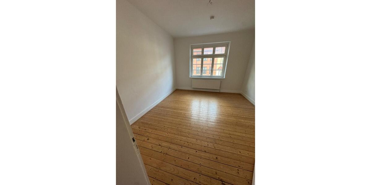 Schöne helle 4 Zimmer Wohnung in zentraler Lage von Krefeld 4 zimmer