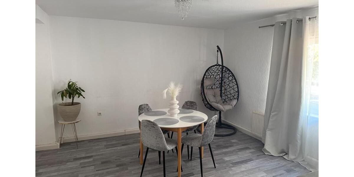 Etagenwohnung Mönchengladbach Süd - 4 Zimmer, 110 m&sup2;, 165.000&euro; | Angebot:27055674