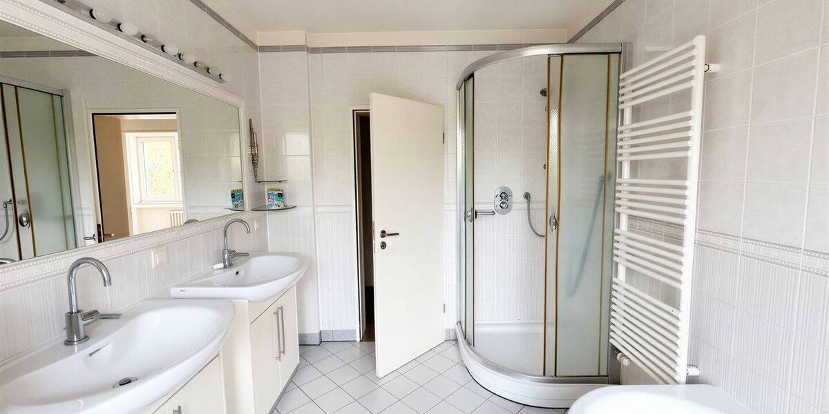 Bungalow Neuss Hoisten - 5 Zimmer, 182 m&sup2;, 639.000&euro; | Angebot:26867041