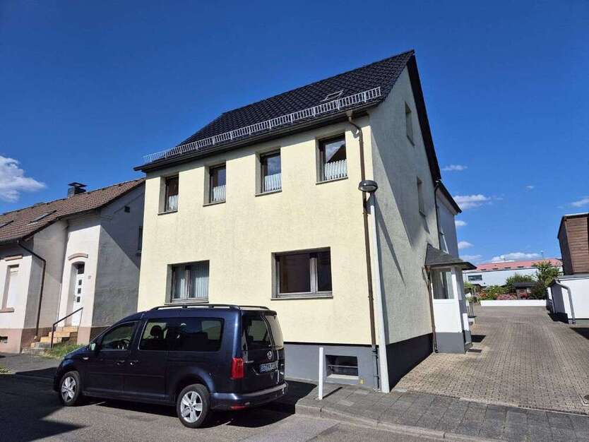 Haus zum Kaufen in Solingen 439.000 € 195 m²