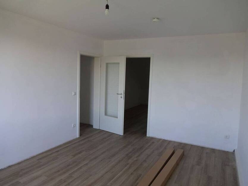 Tolle Dachgeschoßwohnung ab dem 01.11.2025 wartet auf Sie