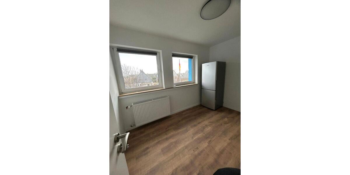 Etagenwohnung Langenfeld (Rheinland) - 5 Zimmer, 115 m&sup2;, 1.380&euro; | Angebot:25796052
