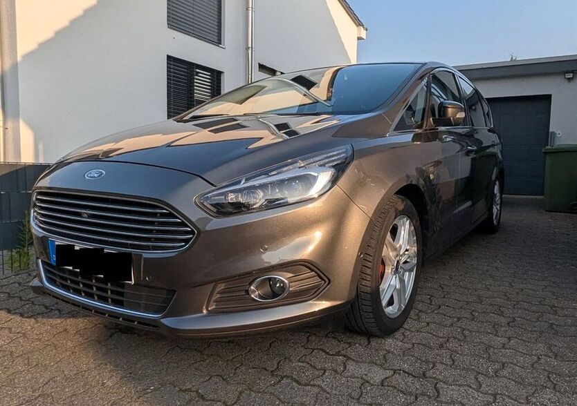 S-Max