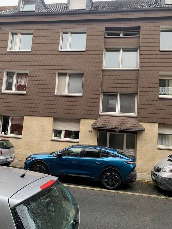 Attraktive 2-Zimmer-Wohnung frisch renoviert und bezugsbereit - Duschbad Böden Laminat Wände Einbauküche etc.TOPPP