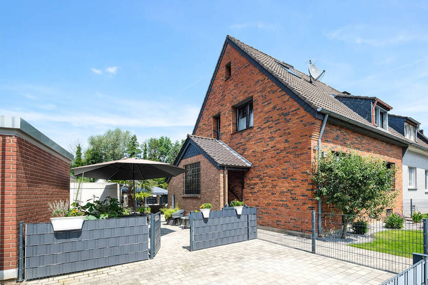 Stilvoll saniertes Familienidyll mit Pool