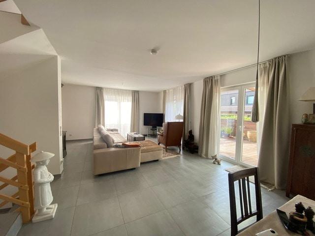 Einfamilienhaus Kaarst - 7.5 Zimmer, 241 m&sup2;, 2.900&euro; | Angebot:26144766