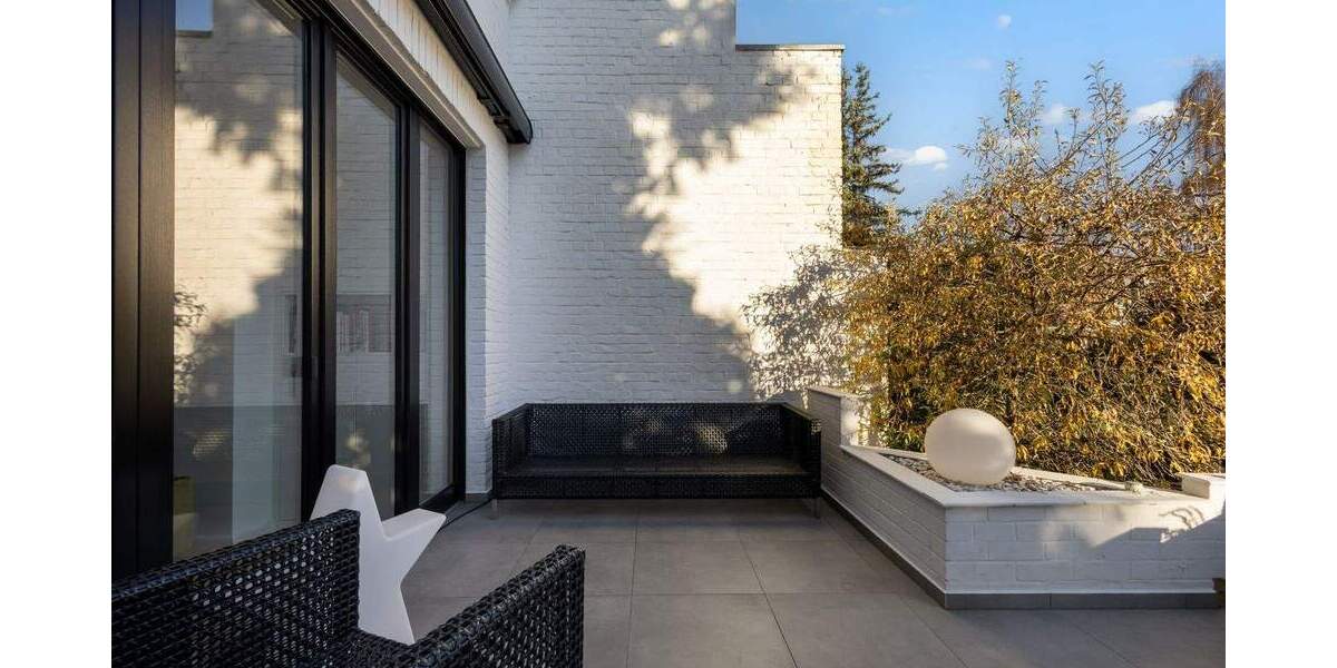 Reihenmittelhaus Krefeld Cracau - 7 Zimmer, 202 m&sup2;, 1.590.000&euro; | Angebot:23950806