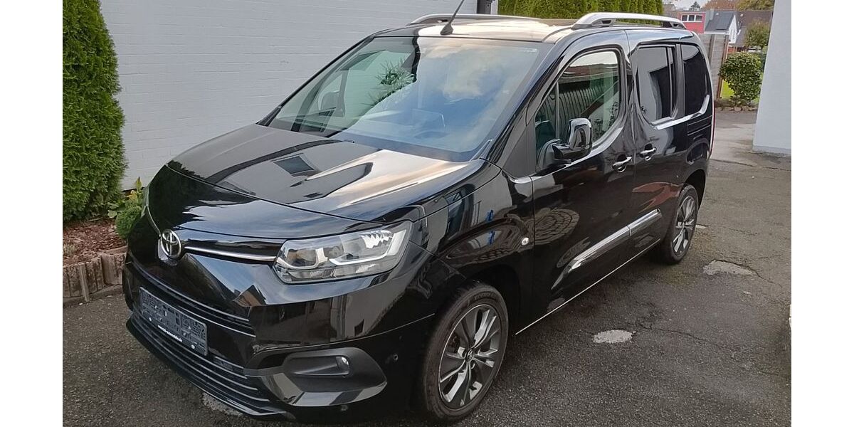 Toyota Proace City 93.000 km 18.888 &euro; Oberhausen 46047