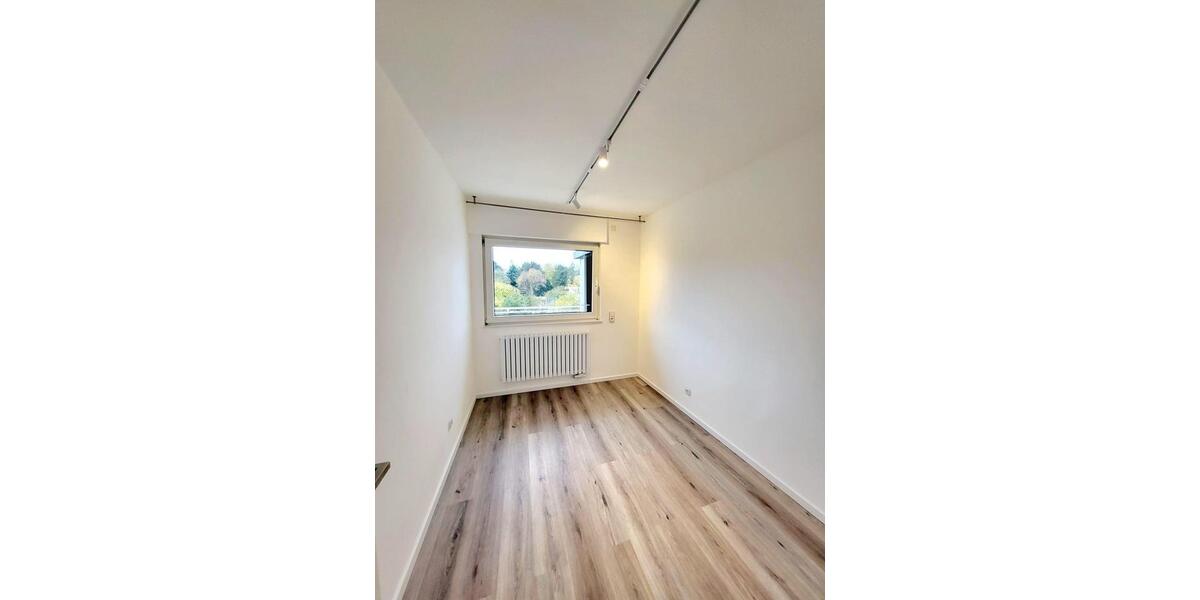 Etagenwohnung Mülheim an der Ruhr Broich - 4 Zimmer, 92 m&sup2;, 1.300&euro; | Angebot:26413329