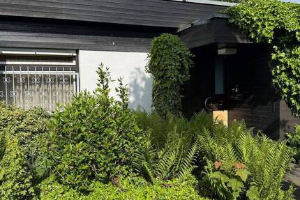 Wohnhaus mit Garage (Erbbau), in ruhiger Lage von Köln-BocklemündMengenich