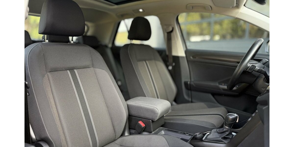 VW T-Roc R line / 4Motion / Keyless Go / PANO 53.000 km 24.590 &euro; Mönchengladbach 41066