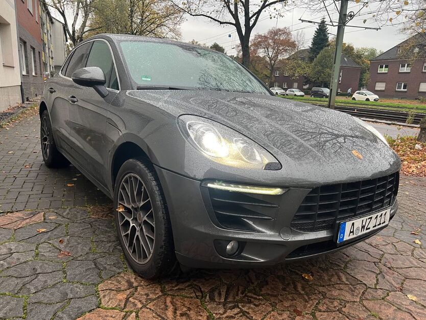 Porsche Macan 180.000 km 25.800 € Duisburg 47138