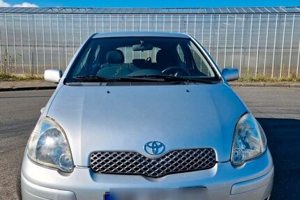 Toyota Yaris 250.000 km 2.400 &euro; Bergheim-Zieverich 50126