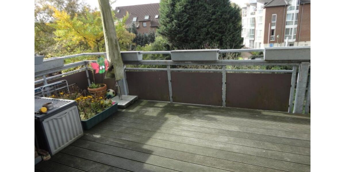 Traumhafte 5-Zimmer-Wohnung, mit großem Balkon, in Krefeld-Hüls 5 zimmer