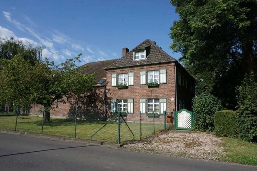 Haus zum Kaufen in Krefeld 895.000 € 190 m²