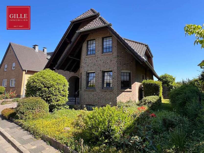 Haus zum Kaufen in Neuss 665.000 € 199.45 m²