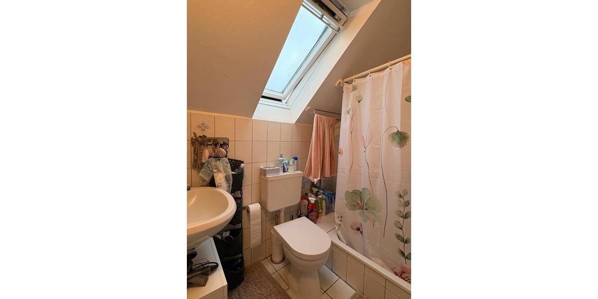 Schöne 2-Zimmer-Dachgeschosswohnung (51 m²) in zentraler Lage 2 zimmer