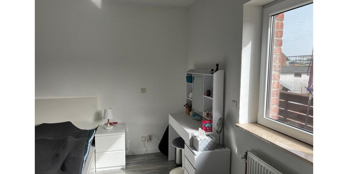 Etagenwohnung Mönchengladbach Süd - 2 Zimmer, 84 m&sup2;, 1.085&euro; | Angebot:25381597