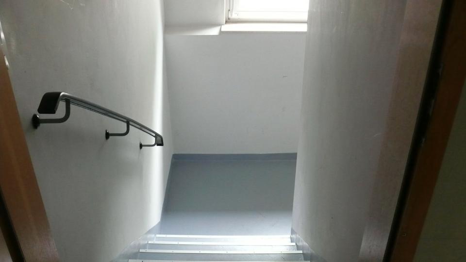 Dachgeschoßwohnung Duisburg Mittelmeiderich - 2 Zimmer, 60 m&sup2;, 450&euro; | Angebot:26413913