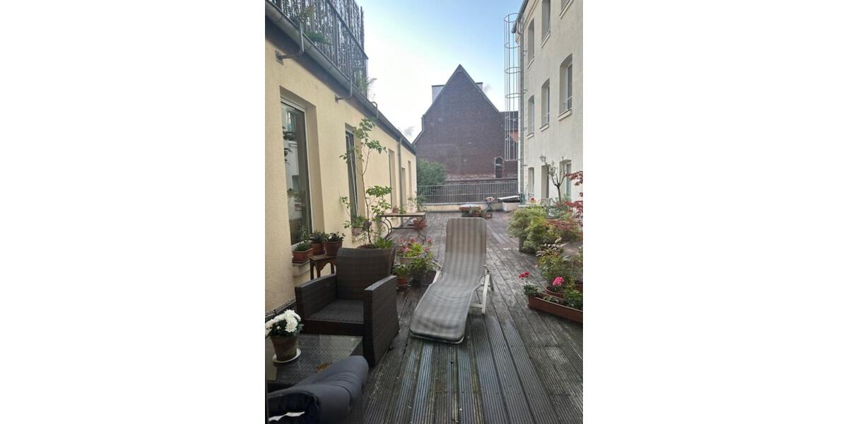 WG-Zimmer in Krefeld Zentrum – nur an Frau 1 zimmer