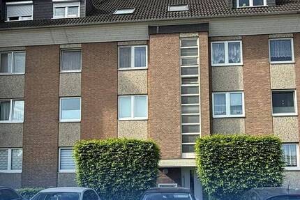 Attraktive Eigentumswohnung in Neuss Norf * leerstehend * gute Lage * Loggia * 4 Zimmer *
