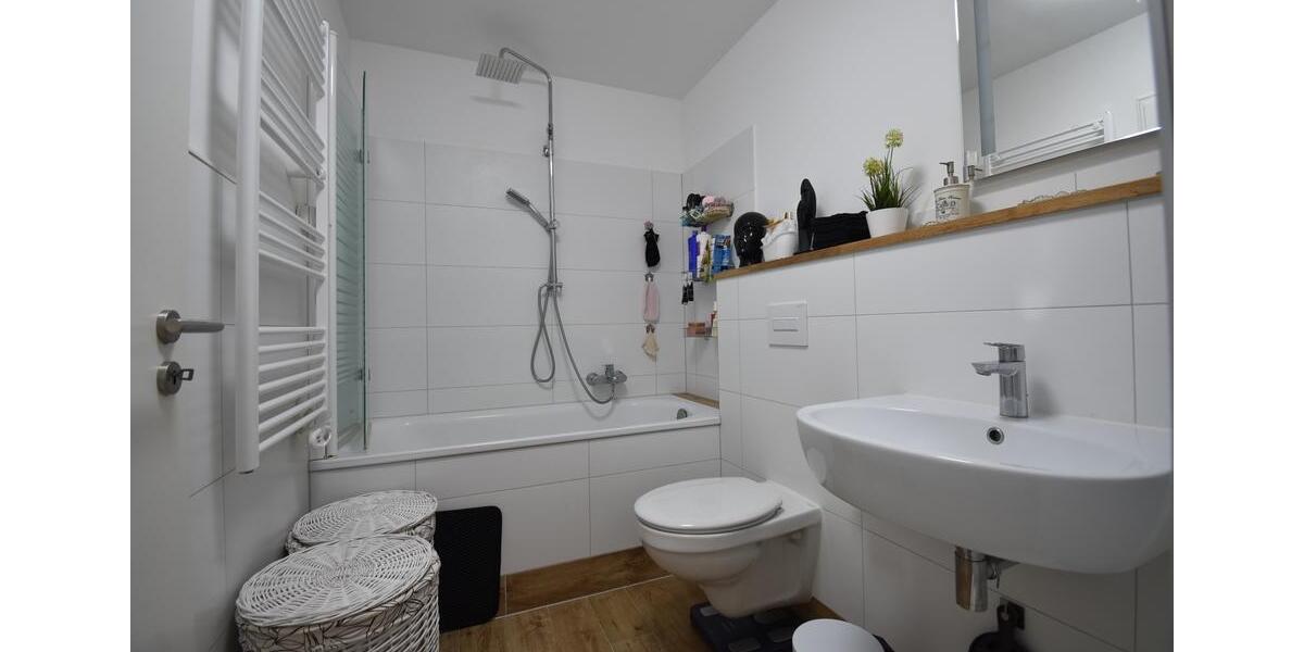 Etagenwohnung Düsseldorf Stadtbezirk 2 - 3 Zimmer, 90 m&sup2;, 1.360&euro; | Angebot:23769123