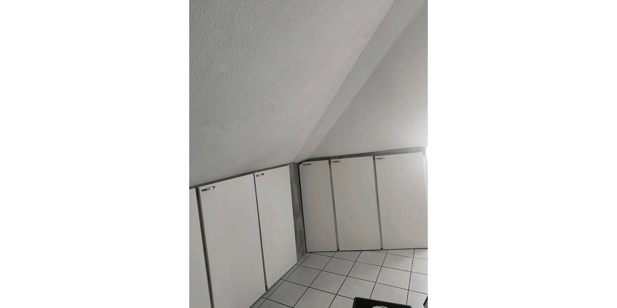 Dachgeschoßwohnung Mönchengladbach Süd - 3 Zimmer, 85 m&sup2;, 195.000&euro; | Angebot:27298975