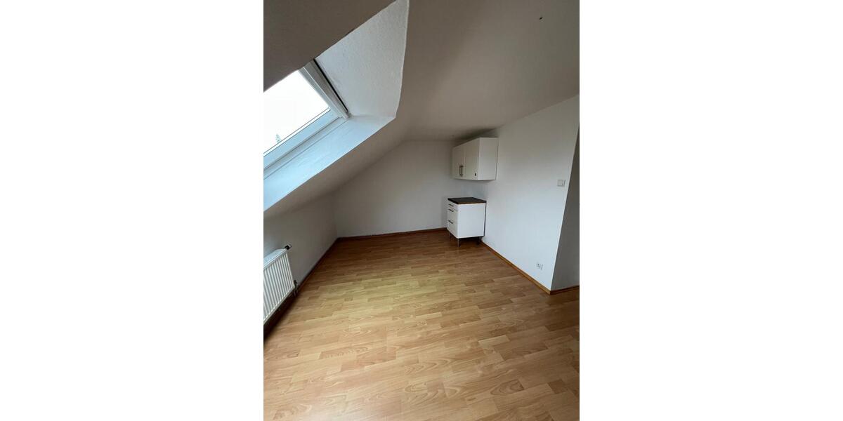 Dachgeschoßwohnung Leichlingen (Rheinland) - 2 Zimmer, 40 m&sup2;, 380&euro; | Angebot:26144285