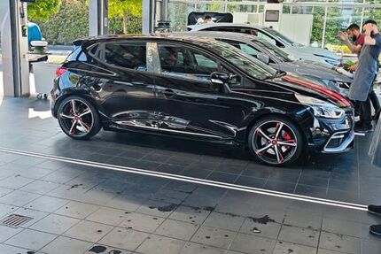 Renault Clio 98.000 km 12.490 &euro; Neuss 41468