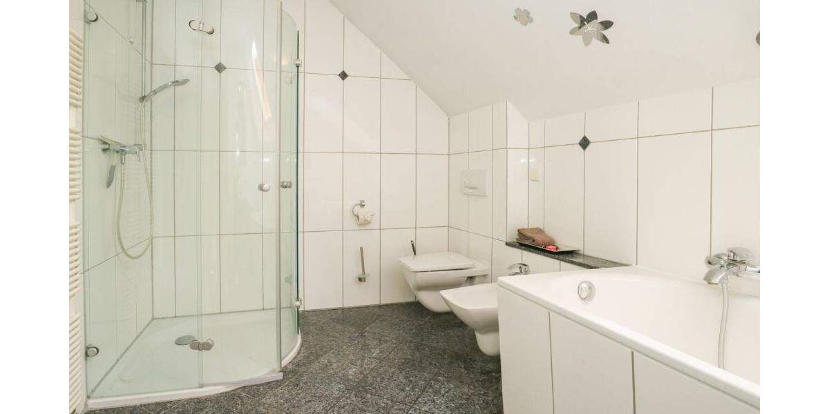 Doppelhaushälfte Grevenbroich / Neuenhausen Neuenhausen - 5 Zimmer, 132 m&sup2;, 445.000&euro; | Angebot:25777110