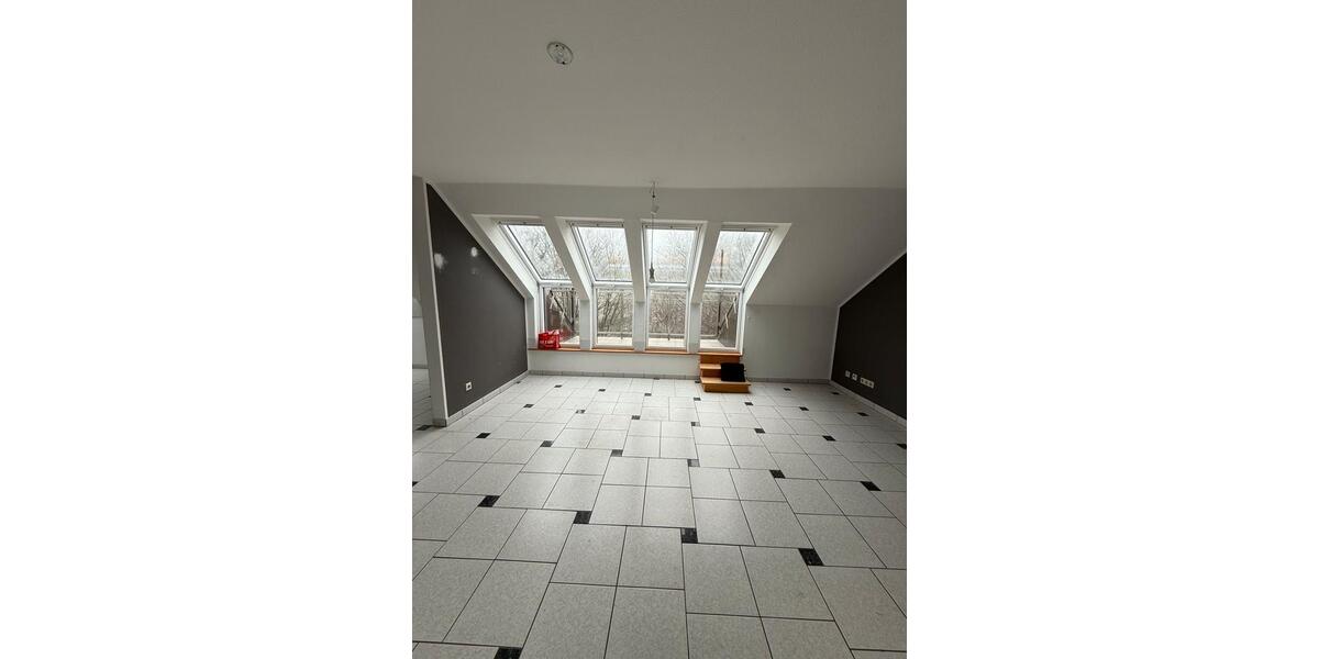 3-Zimmer-DG-Wohnung ca. 100 qm mit Balkon in Velbert 3 zimmer